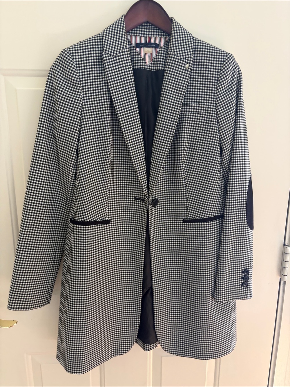 Tommy Hilfiger Black & White Houndstooth Sport Coat with Elbow Patches